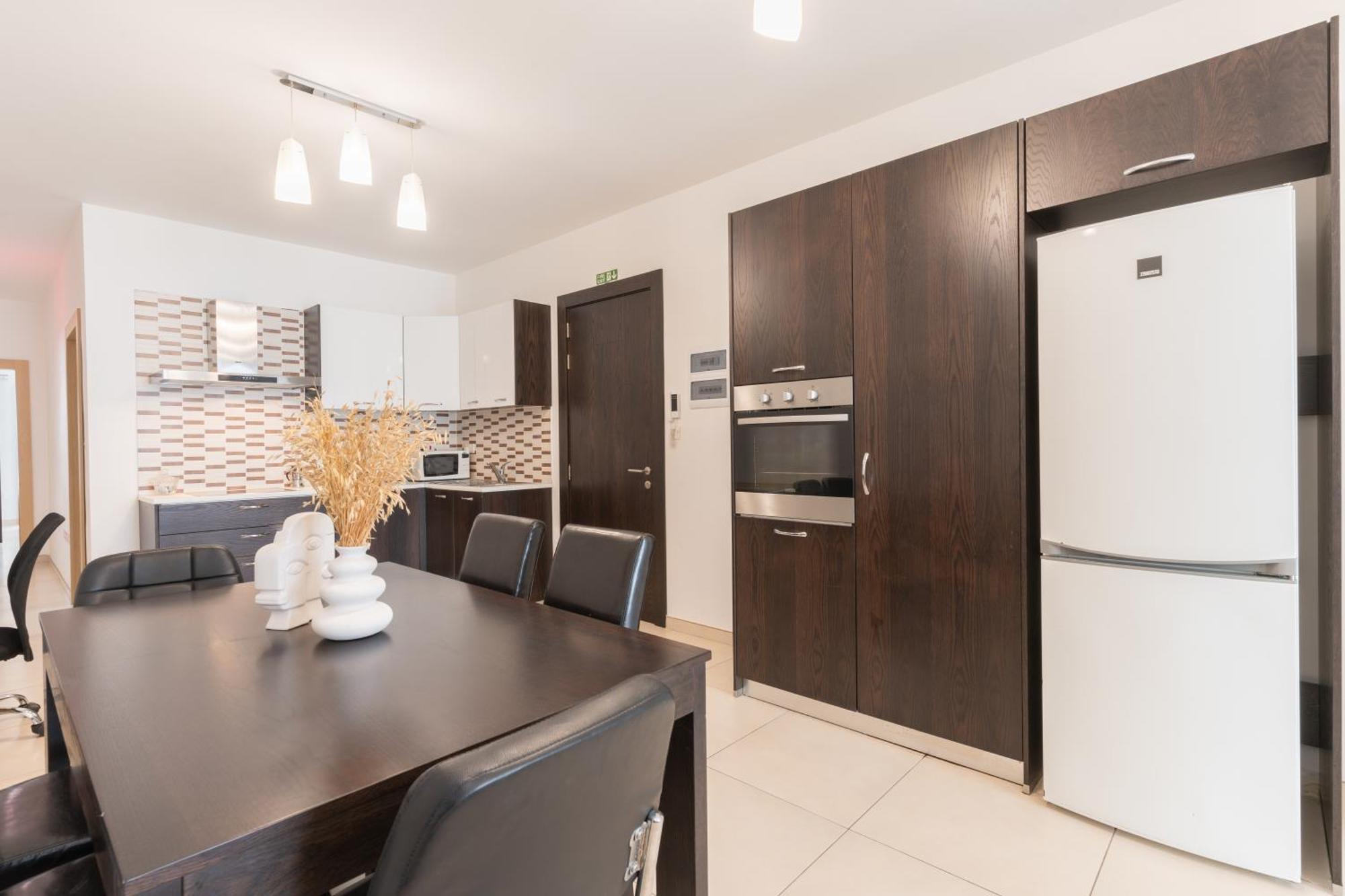2 Bedroom In Central St Julians Prime Location In Paceville Apt 3 By Vaganza Saint Julian's Exterior photo